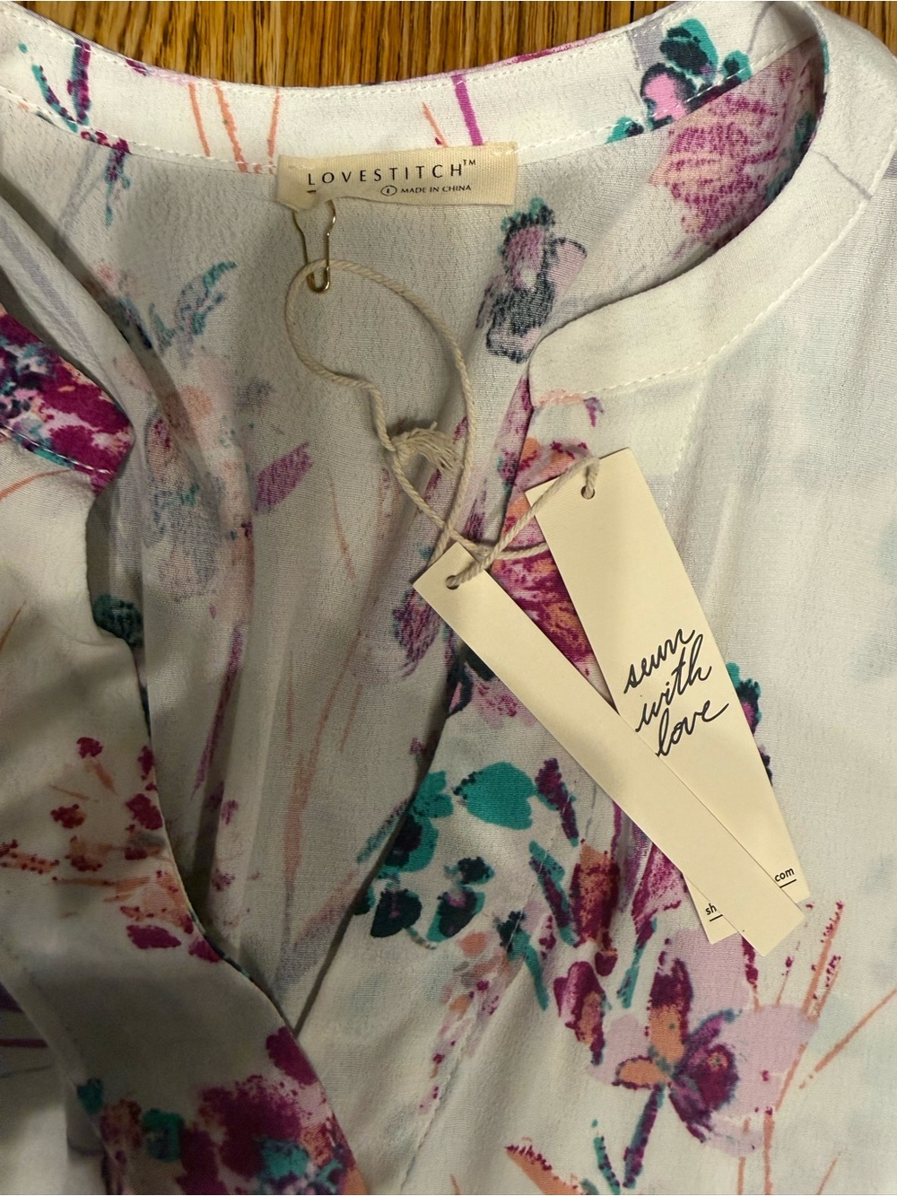 lovestitch White Floral  Short Sleeve Tunic-Large - Picture 6 of 10